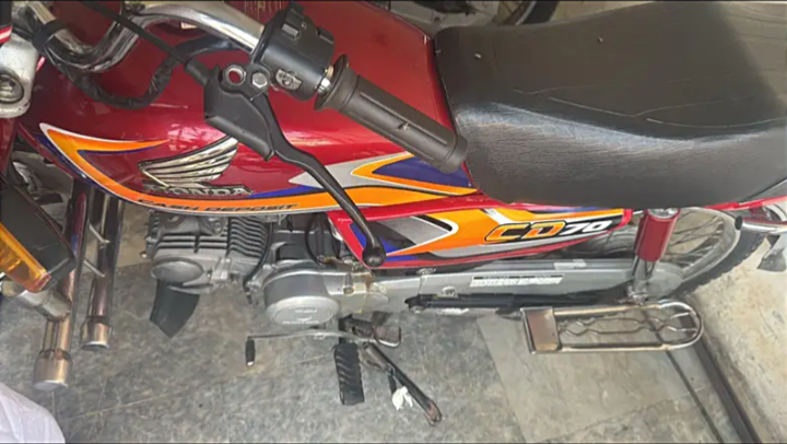 Honda cd70 original condition all documents available for sale in Multan, photo 4