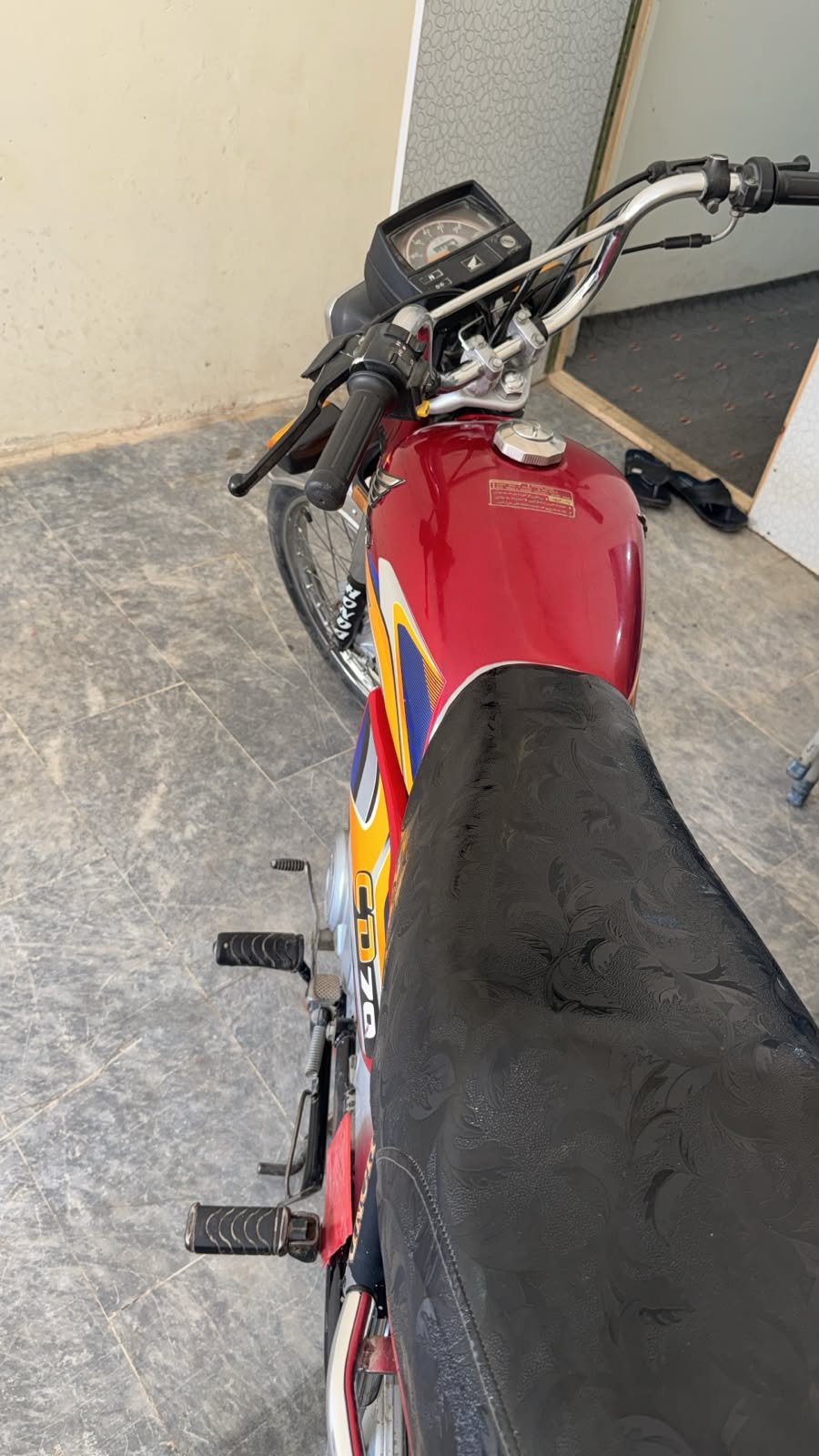 Honda cd70 2025 model original condition, all documents available for sale in Multan, photo 2