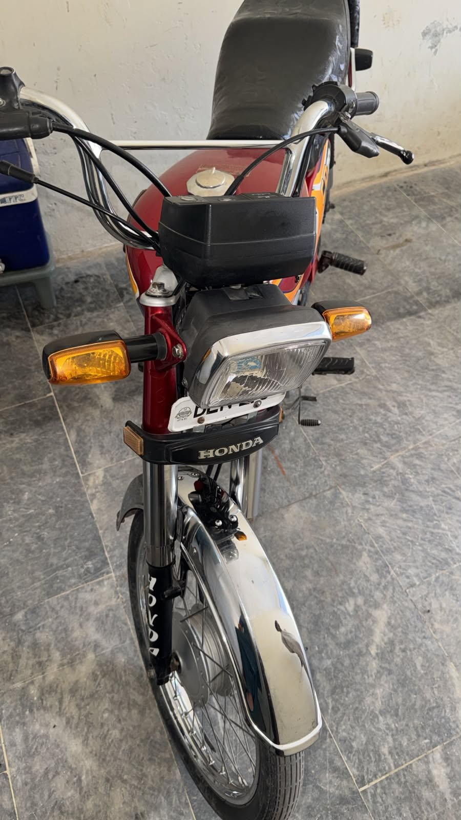 Honda cd70 2025 model original condition, all documents available for sale in Multan, photo 5