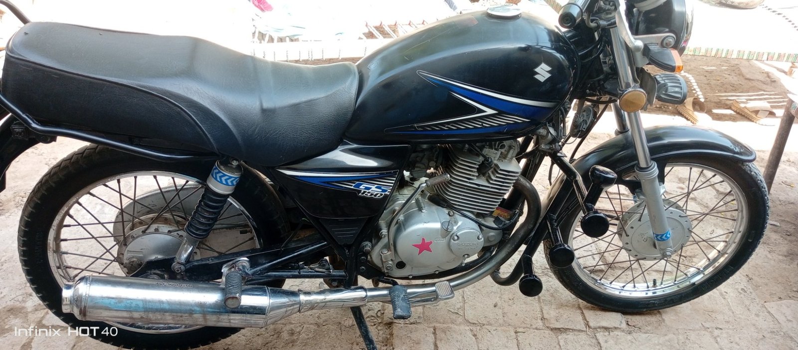 Suzuki GS 150 Black color