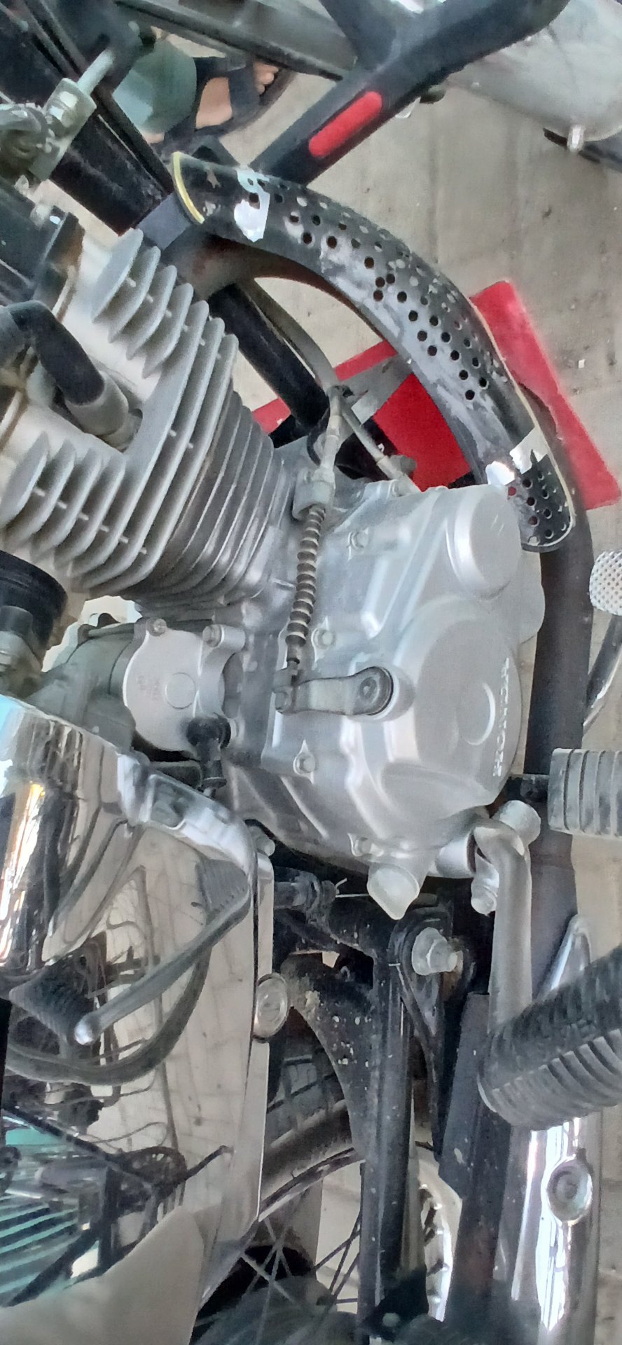 Honda CG 125S Gold Edition 2023 Self Start — Karachi for sale in Karachi, photo 3