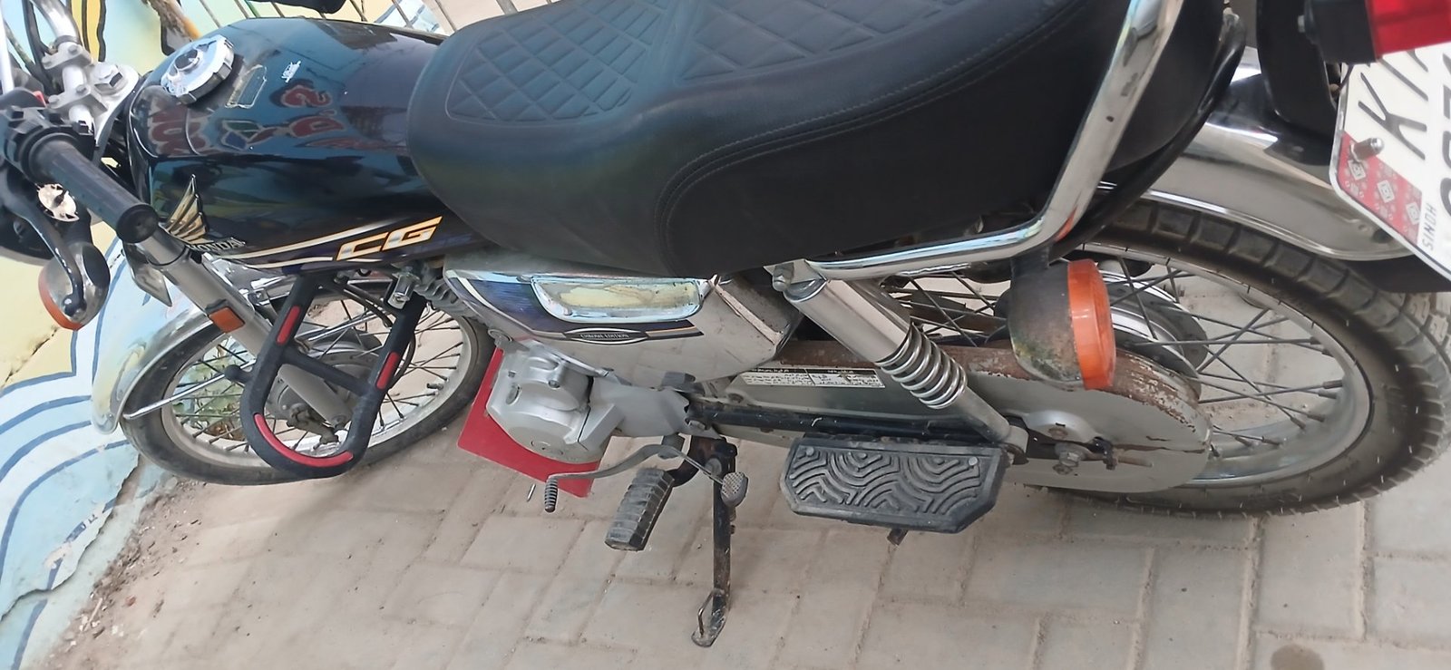 Honda CG 125S Gold Edition 2023 Self Start — Karachi for sale in Karachi, photo 4
