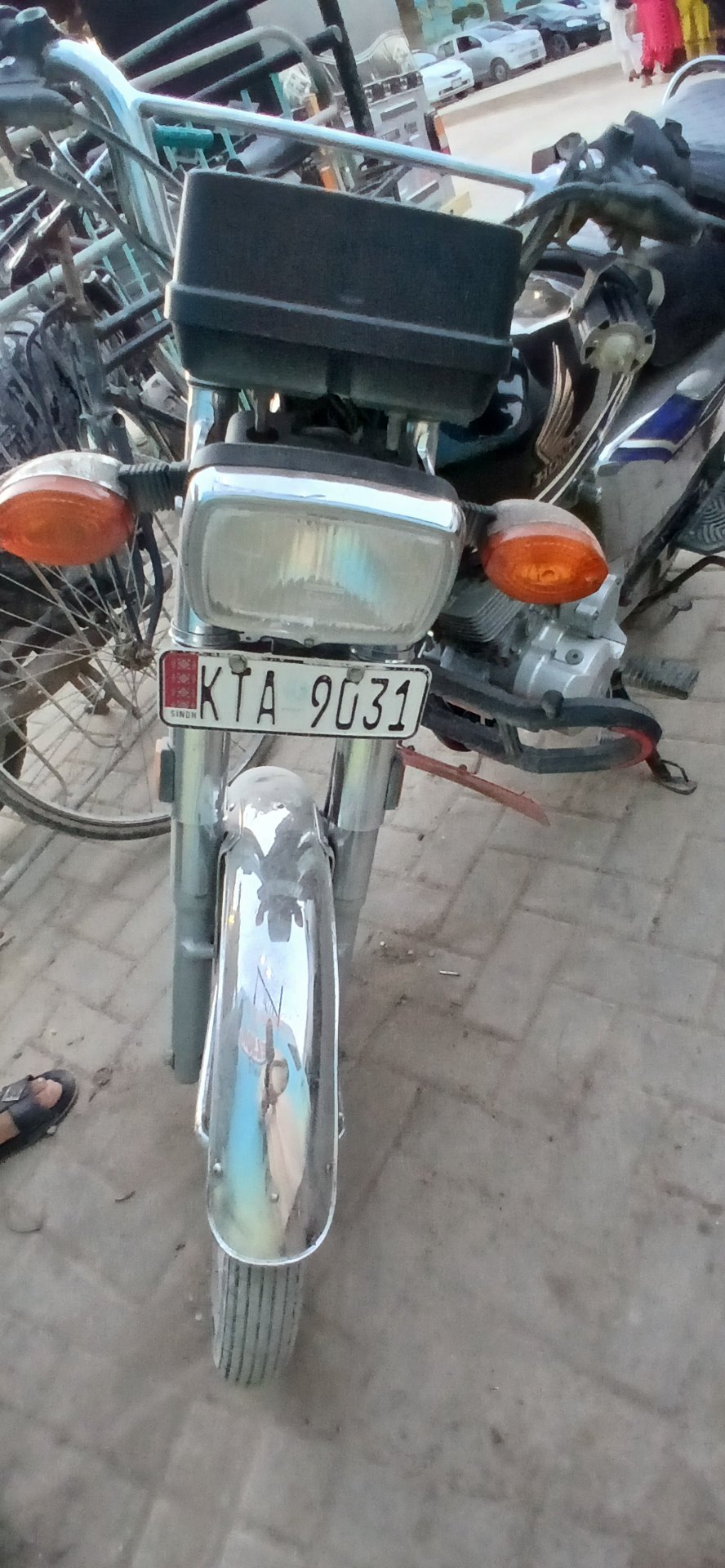 Honda CG 125S Gold Edition 2023 Self Start — Karachi for sale in Karachi, photo 6